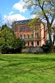 Hotel Fürstenhof am
Bauhaus Weimar |
Ansicht aus dem
Historischen
Friedhof 
